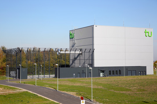 Außenansicht HGÜ Testzentrum von der Emil-Figge Straße aus Außenansicht HGÜ Testzentrum von Emil-Figge Straße aus